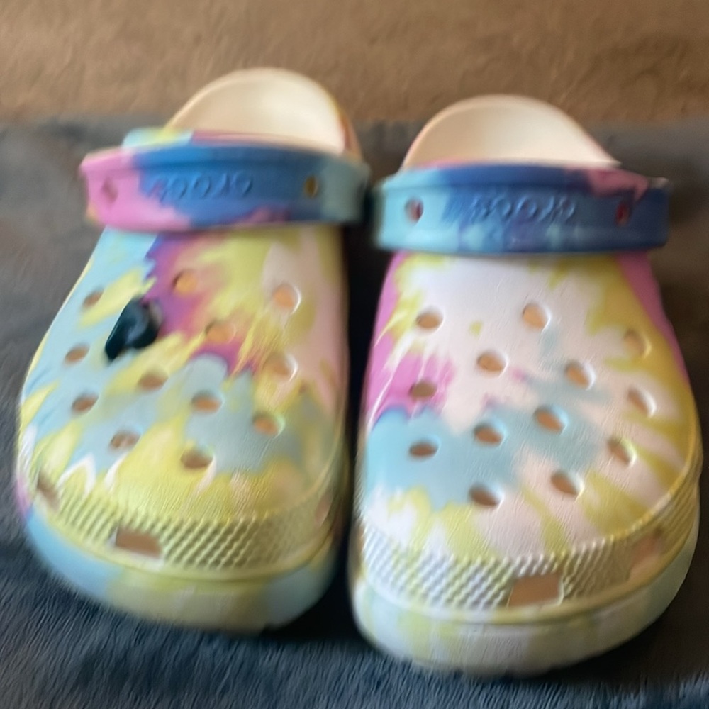 Mini platform crocs